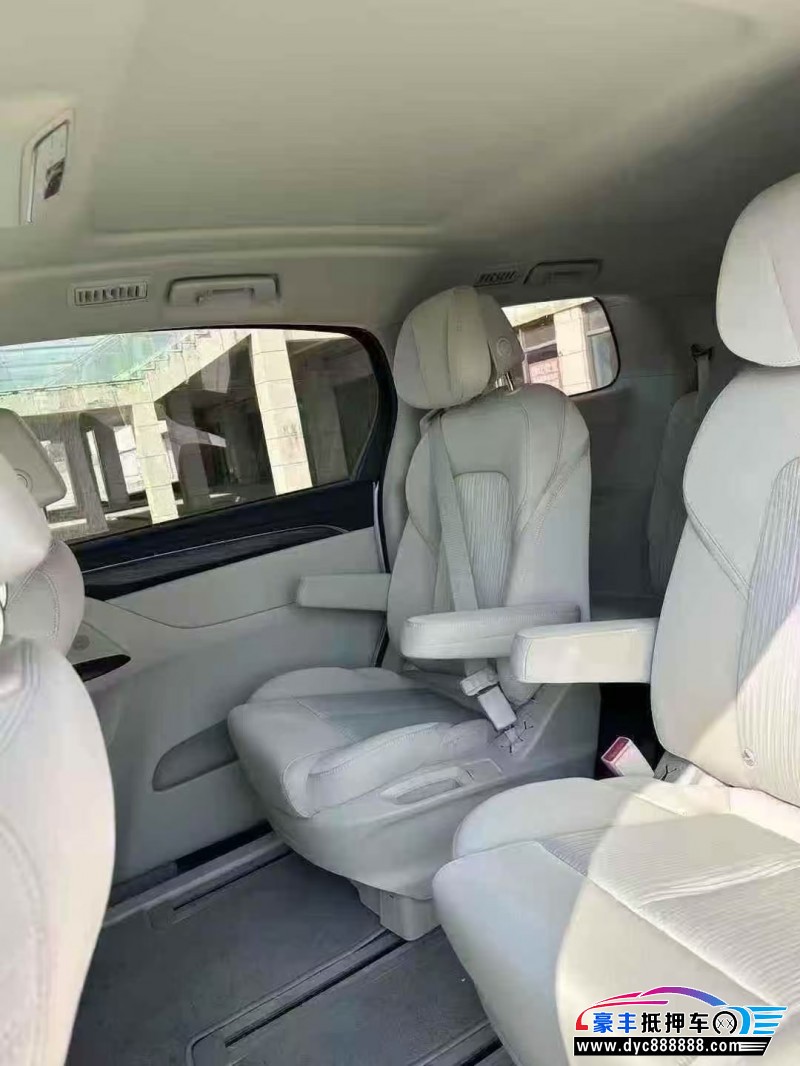 25年别克GL8轿车抵押车出售