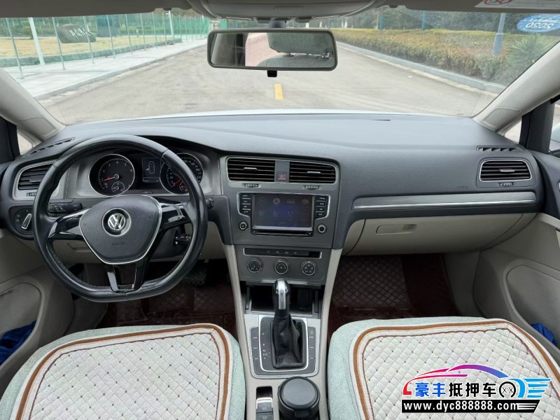 15年大众高尔夫轿车抵押车出售