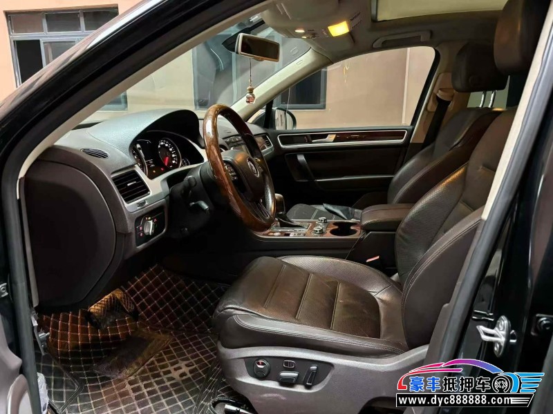 12年大众途锐轿车抵押车出售