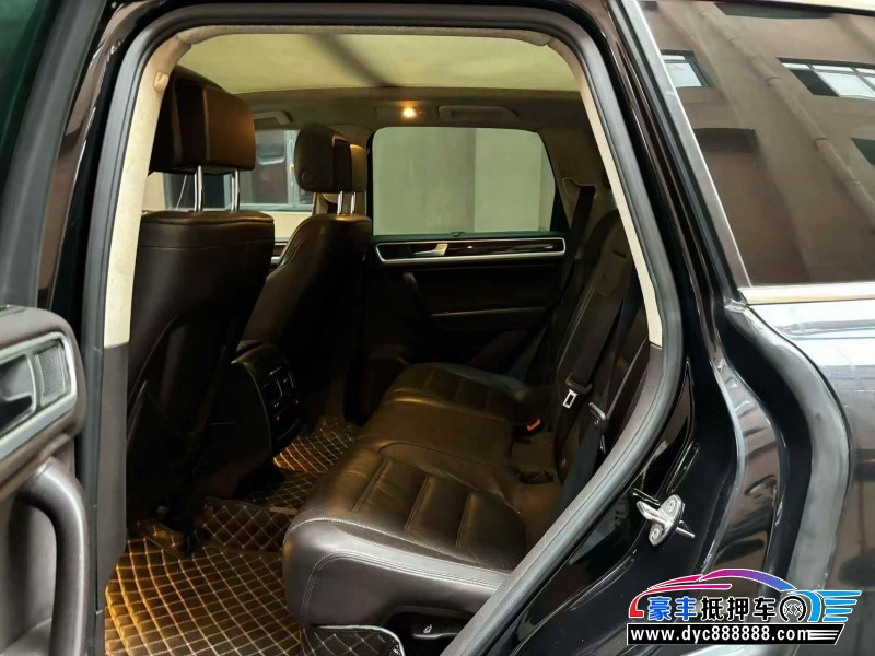 12年大众途锐轿车抵押车出售