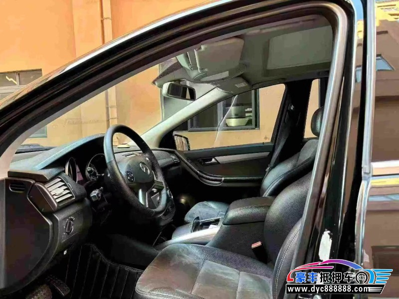 16年奔驰R轿车抵押车出售