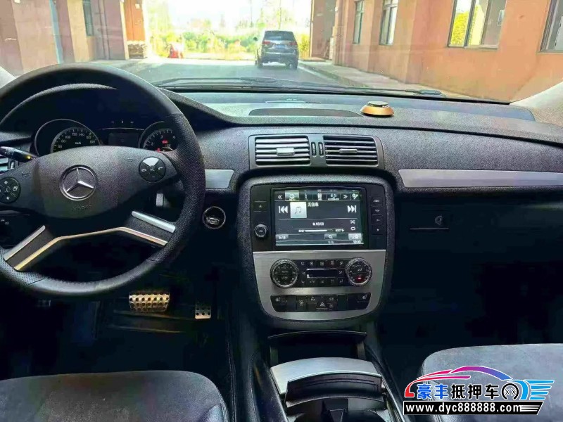 16年奔驰R轿车抵押车出售