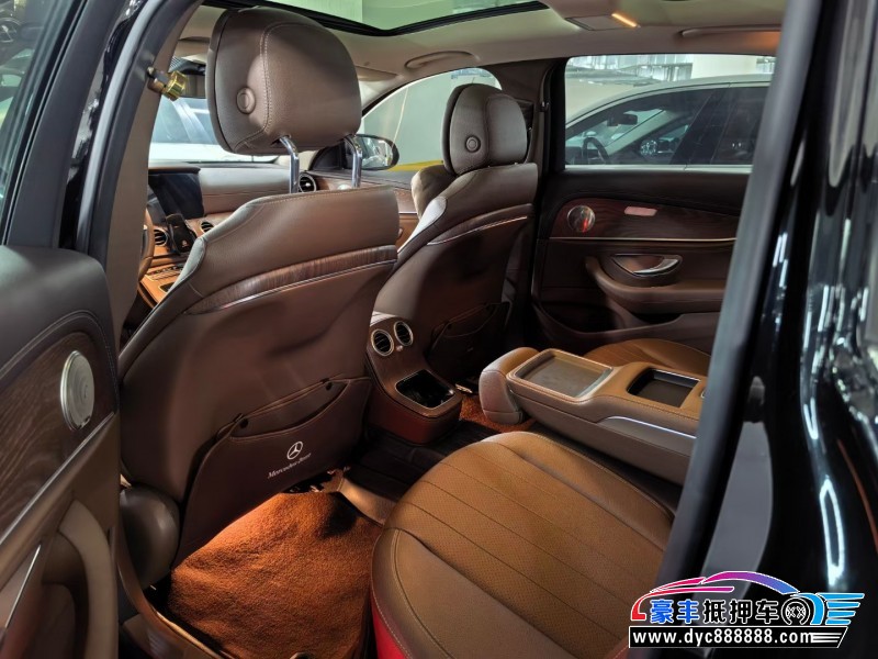 23年奔驰E轿车抵押车出售