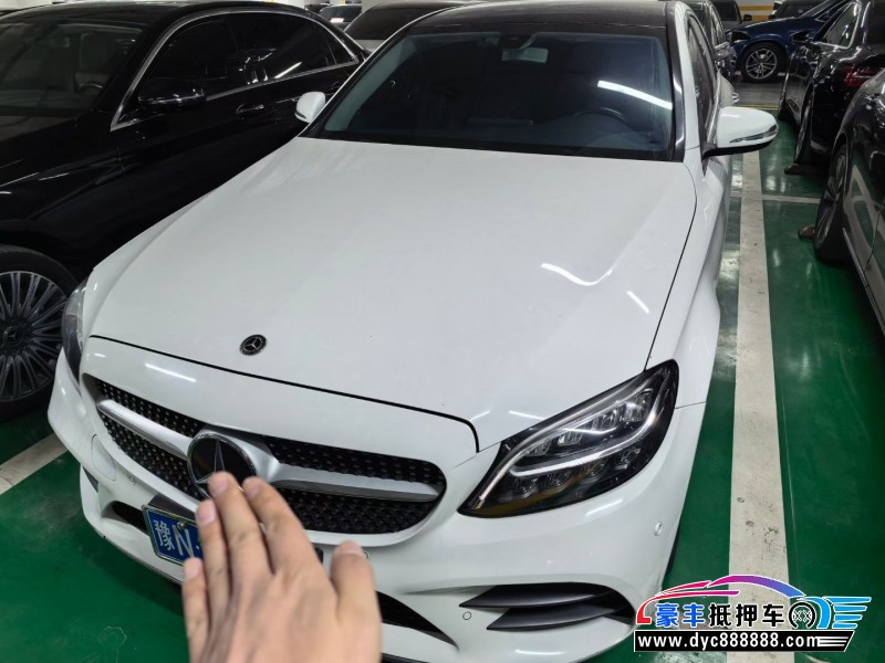19年奔驰C轿车抵押车出售