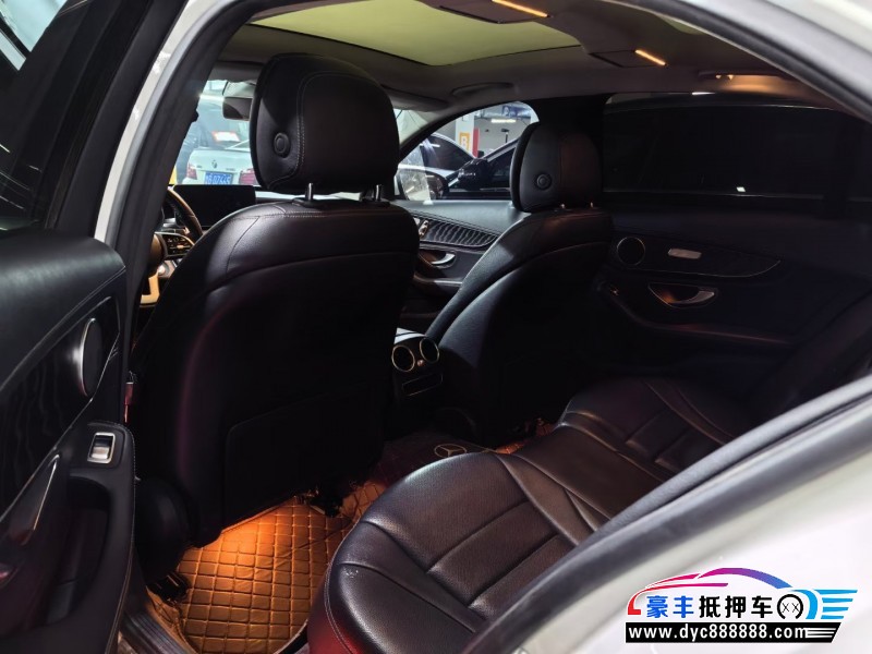 19年奔驰C轿车抵押车出售