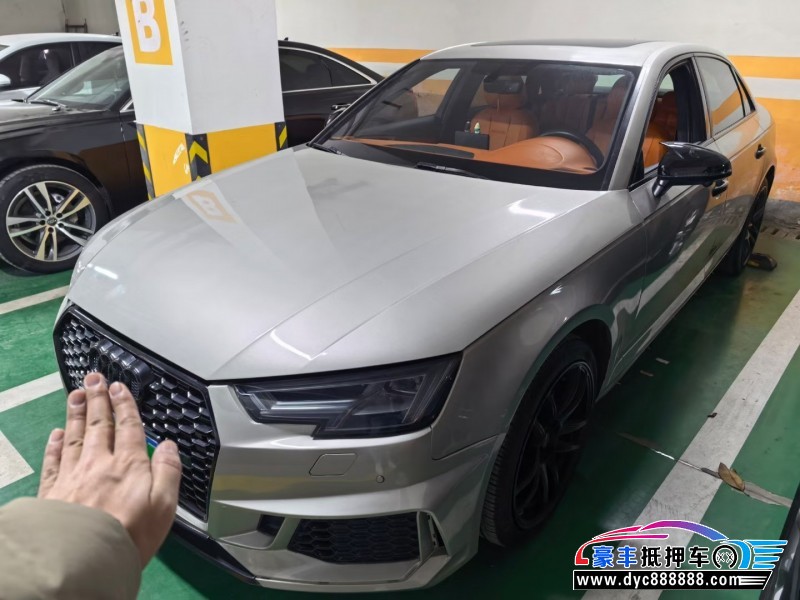 抵押车出售19年奥迪A4L轿车