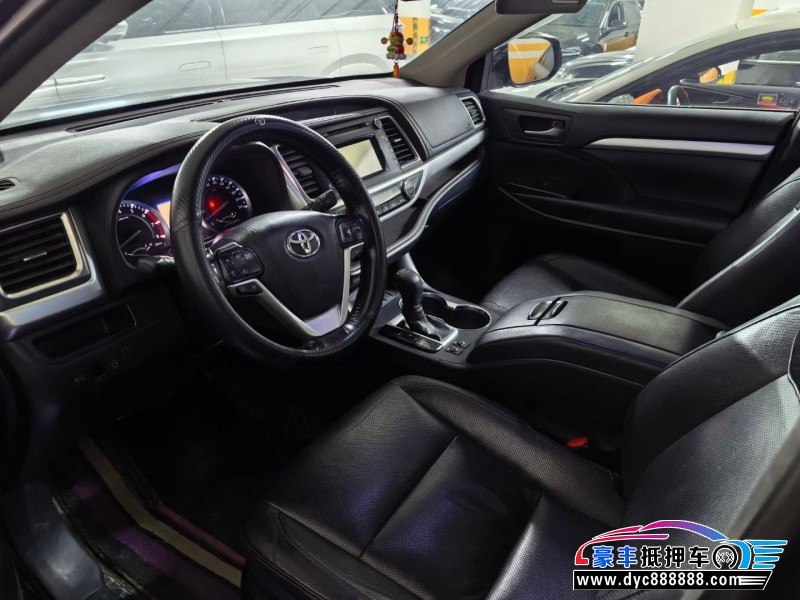 18年丰田汉兰达轿车抵押车出售