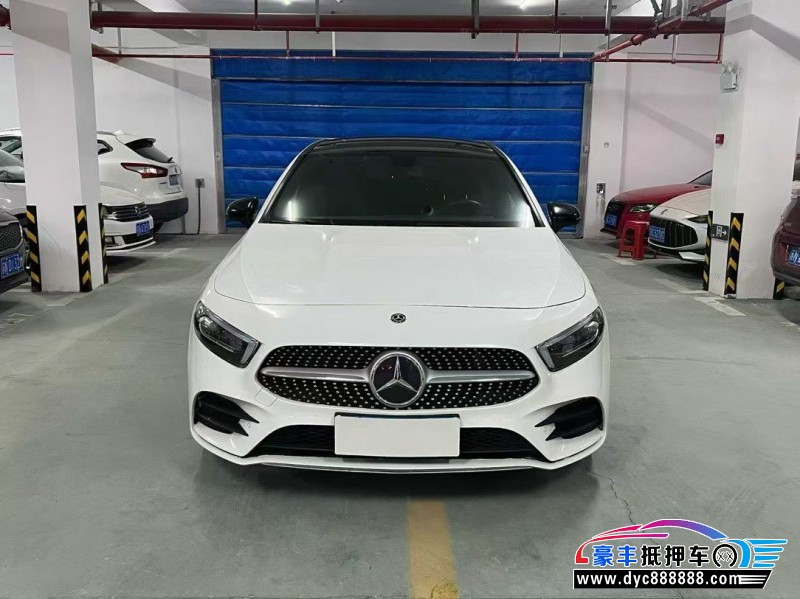 19年奔驰A轿车抵押车出售