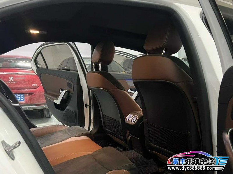 19年奔驰A轿车抵押车出售