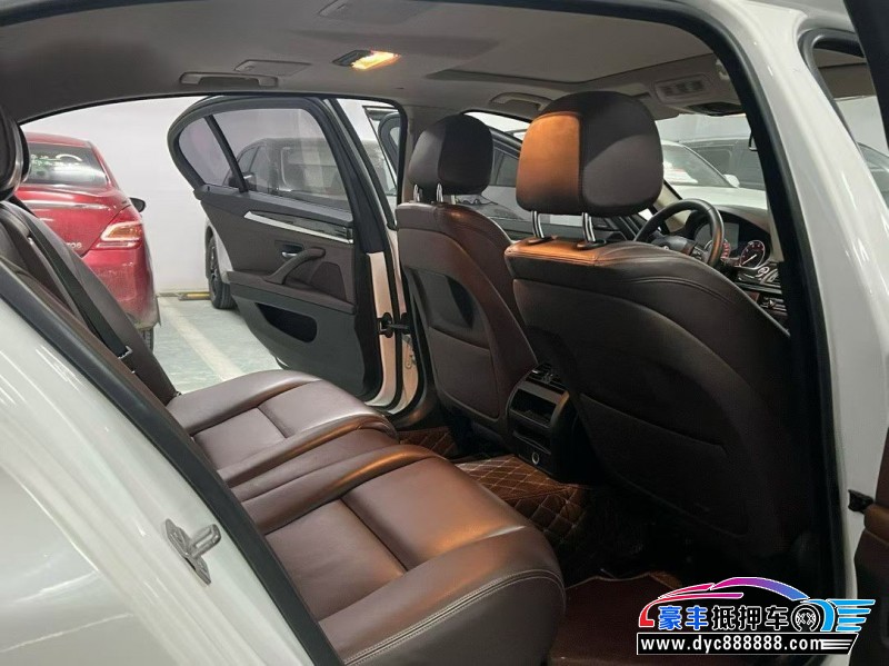 17年宝马5系轿车抵押车出售