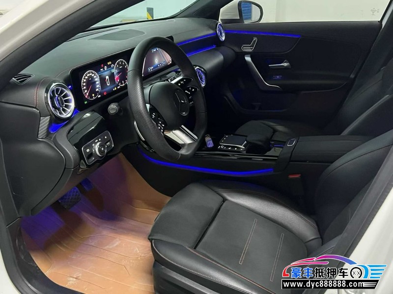 23年奔驰A轿车抵押车出售