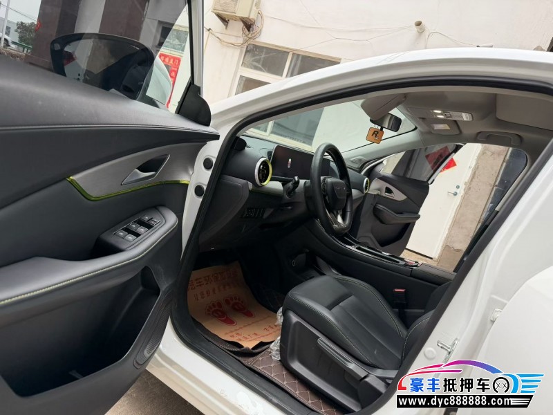 24年东风雷霆轿车抵押车出售