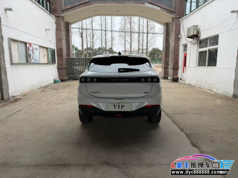 24年东风雷霆轿车抵押车出售