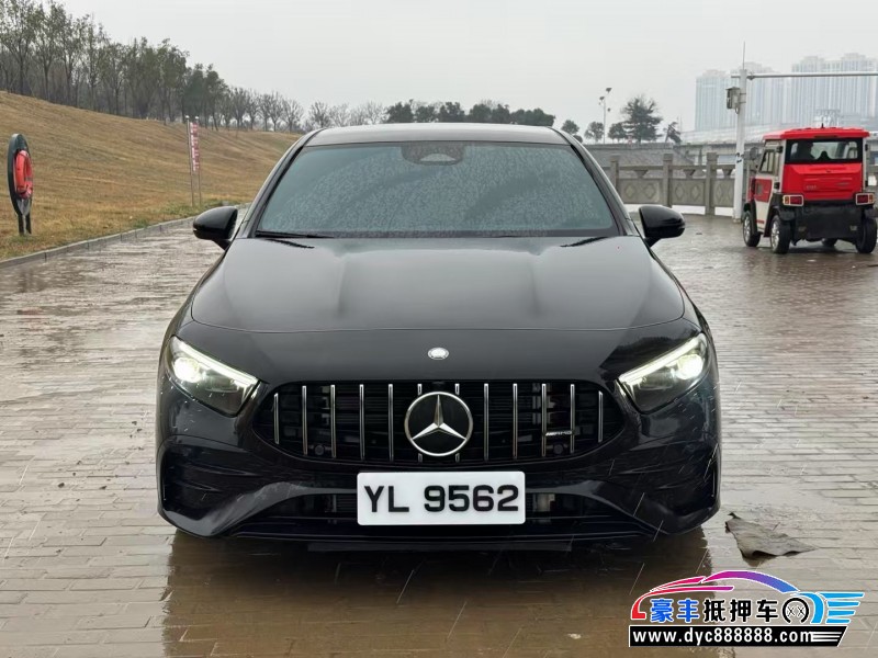 抵押车出售24年奔驰A级AMG轿车