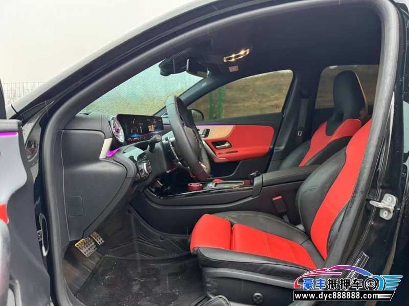 24年奔驰A级AMG轿车抵押车出售