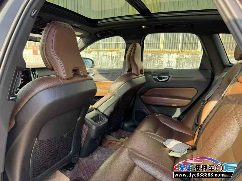 21年沃尔沃XC60SUV抵押车出售