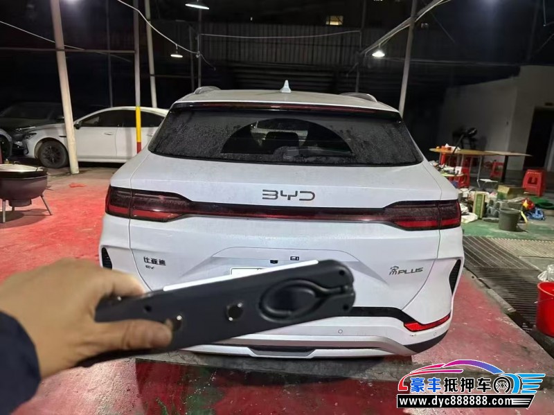 25年比亚迪宋轿车抵押车出售