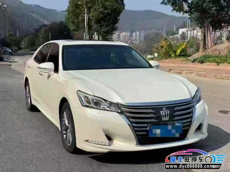 17年丰田皇冠轿车抵押车出售