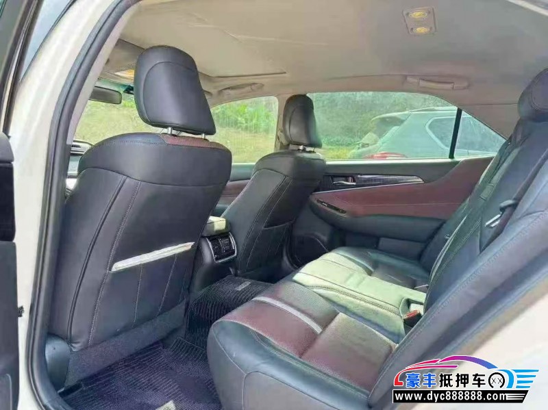 17年丰田皇冠轿车抵押车出售