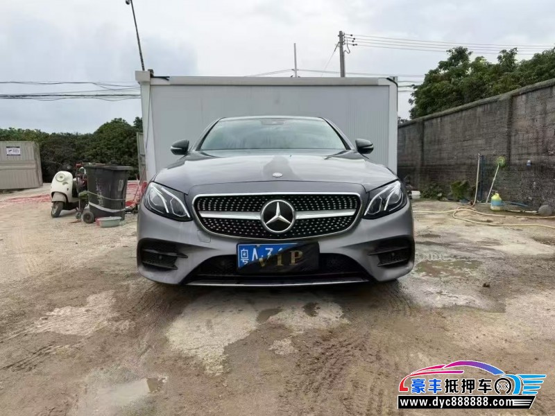 17年奔驰E轿车抵押车出售