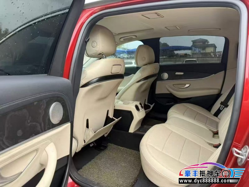 17年奔驰E轿车抵押车出售