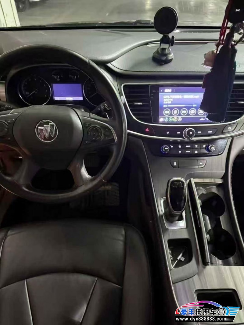 20年别克君越轿车抵押车出售