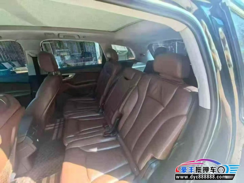 16年奥迪Q7轿车抵押车出售