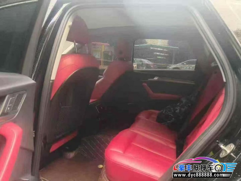 21年奥迪Q5轿车抵押车出售