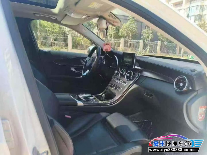 16年奔驰C轿车抵押车出售