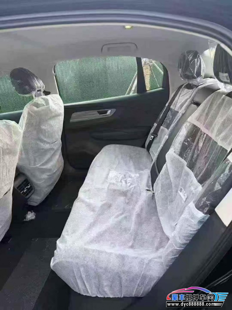 25年红旗EQM5轿车抵押车出售