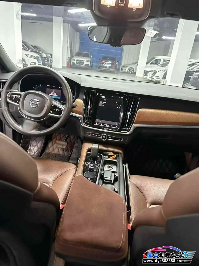 22年沃尔沃S90轿车抵押车出售