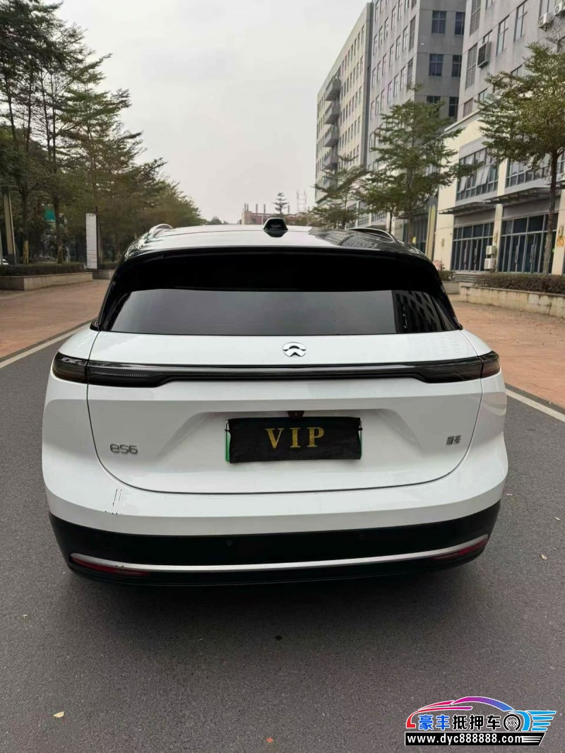 25年蔚来ES6轿车抵押车出售