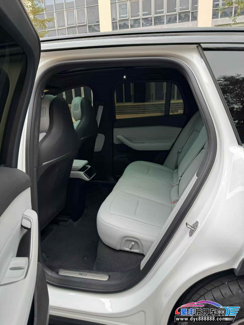 25年蔚来ES6轿车抵押车出售