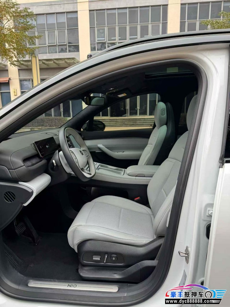 25年蔚来ES6轿车抵押车出售