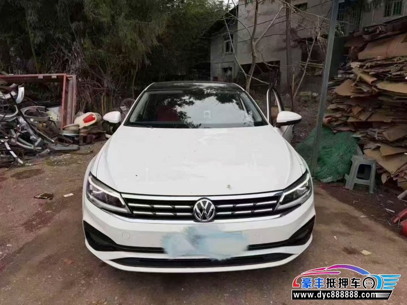 抵押车出售21年大众凌渡轿车