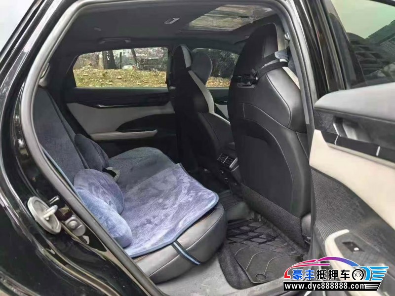 24年长安长安UNI轿车抵押车出售