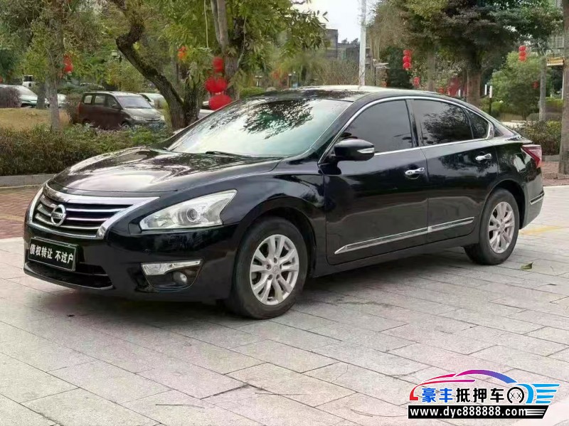 16年日产天籁轿车抵押车出售