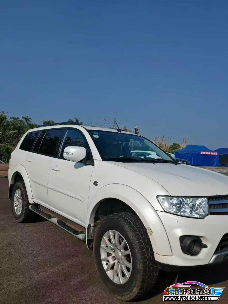 16年三菱帕杰罗轿车抵押车出售