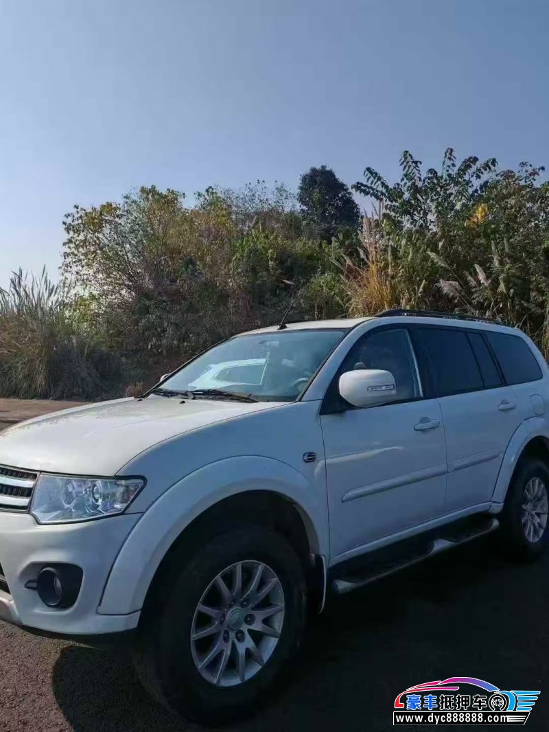 16年三菱帕杰罗轿车抵押车出售