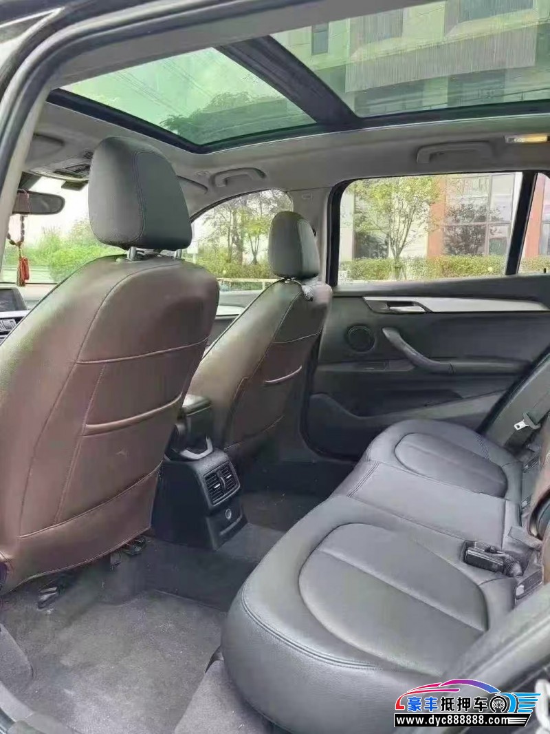 17年宝马X1轿车抵押车出售