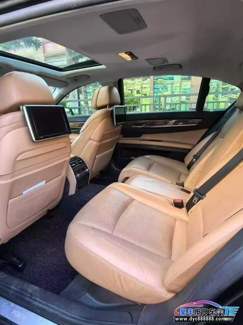 13年宝马7系轿车抵押车出售