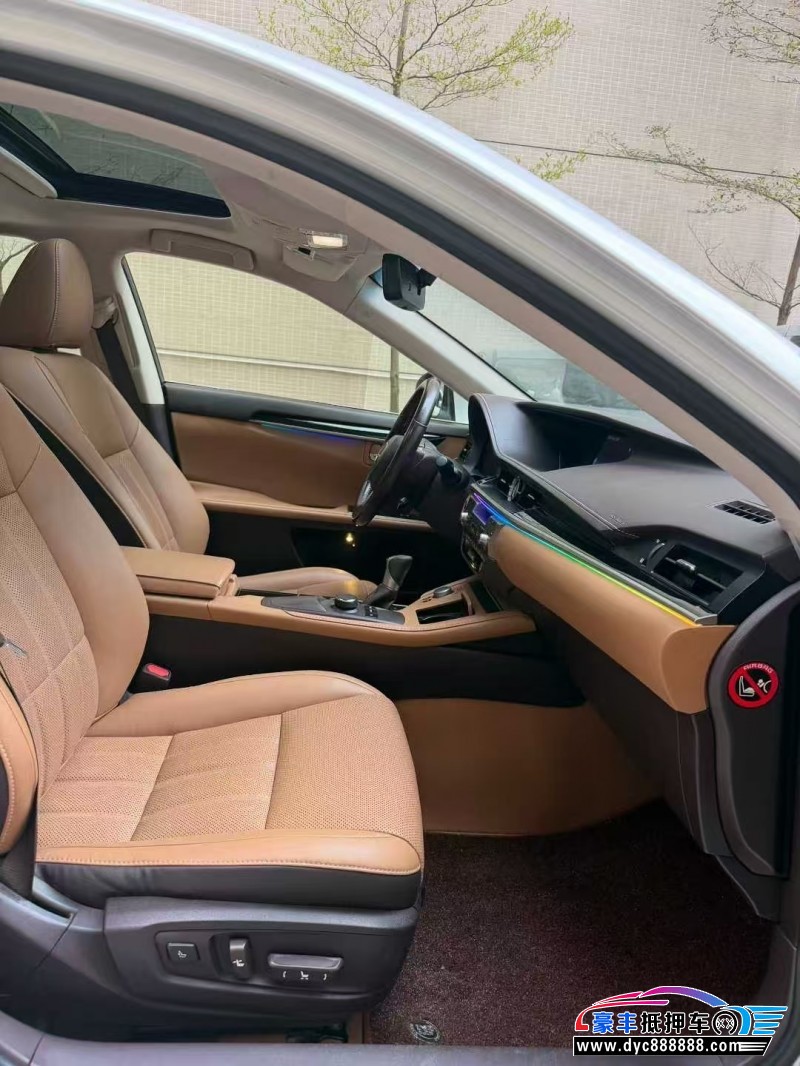 16年雷克萨斯ES轿车抵押车出售