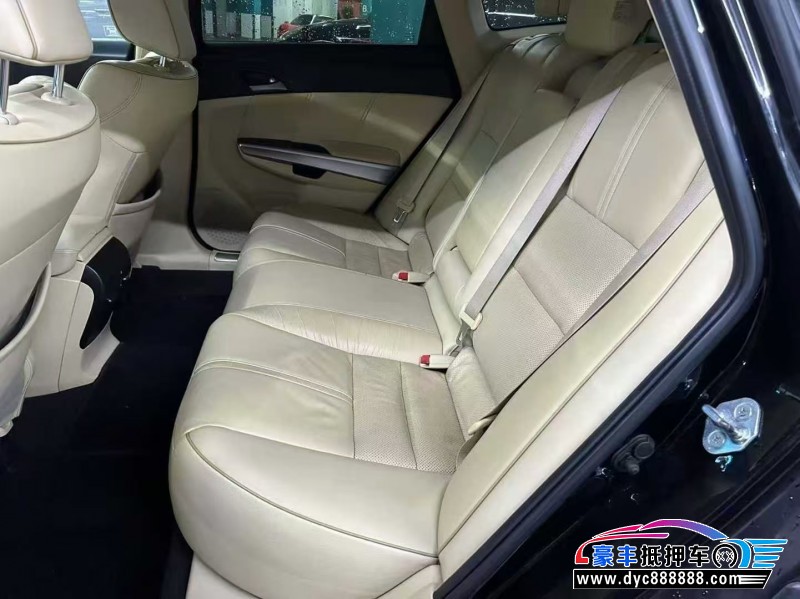 13年本田歌诗图轿车抵押车出售