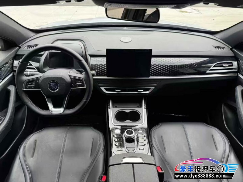 25年比亚迪秦轿车抵押车出售