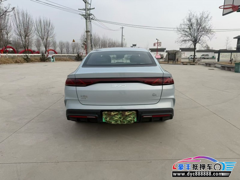 25年比亚迪秦轿车抵押车出售