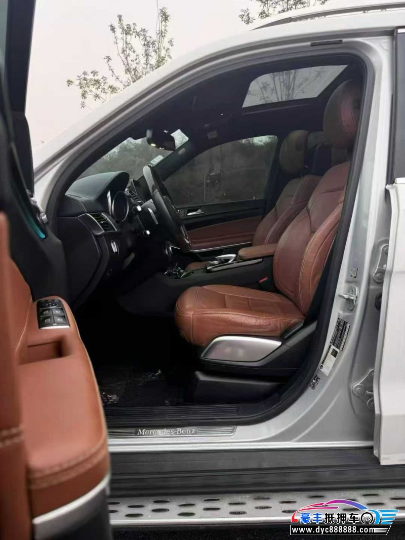 18年奔驰GLS轿车抵押车出售