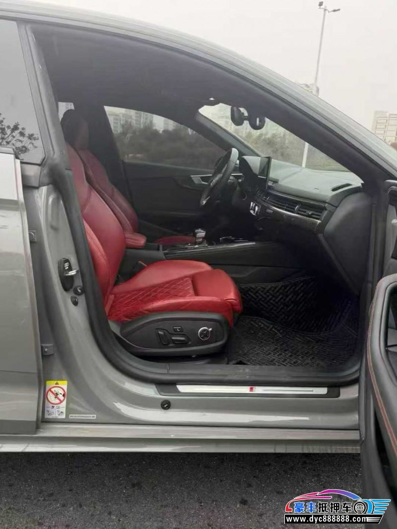 23年奥迪S5轿车抵押车出售