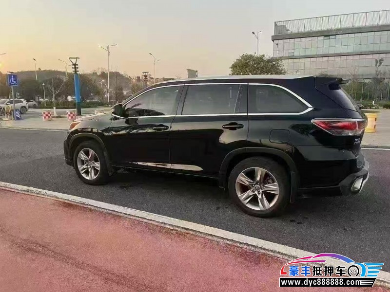 17年丰田汉兰达轿车抵押车出售