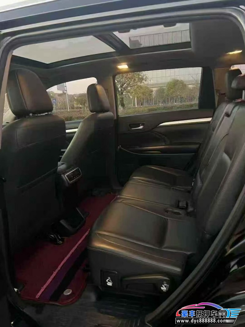 17年丰田汉兰达轿车抵押车出售