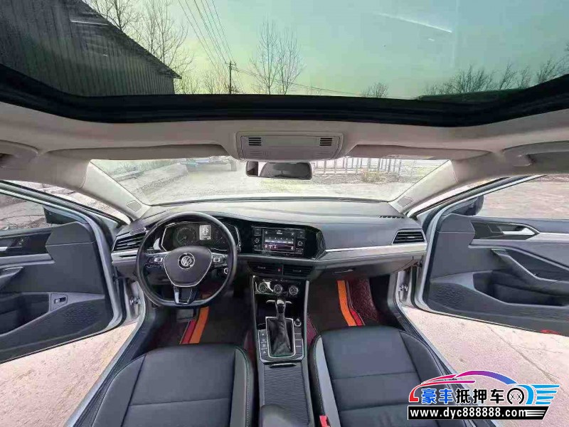 19年大众速腾轿车抵押车出售